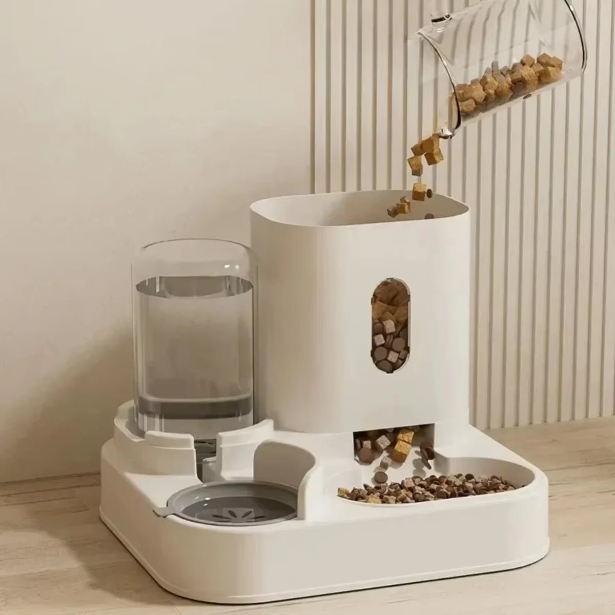 PetFeed Max™ - Mangeoire Automatique Chiens & Chats avec Fontaine à Eau, Distribution Intelligente et Design Compact - FaciliCasa